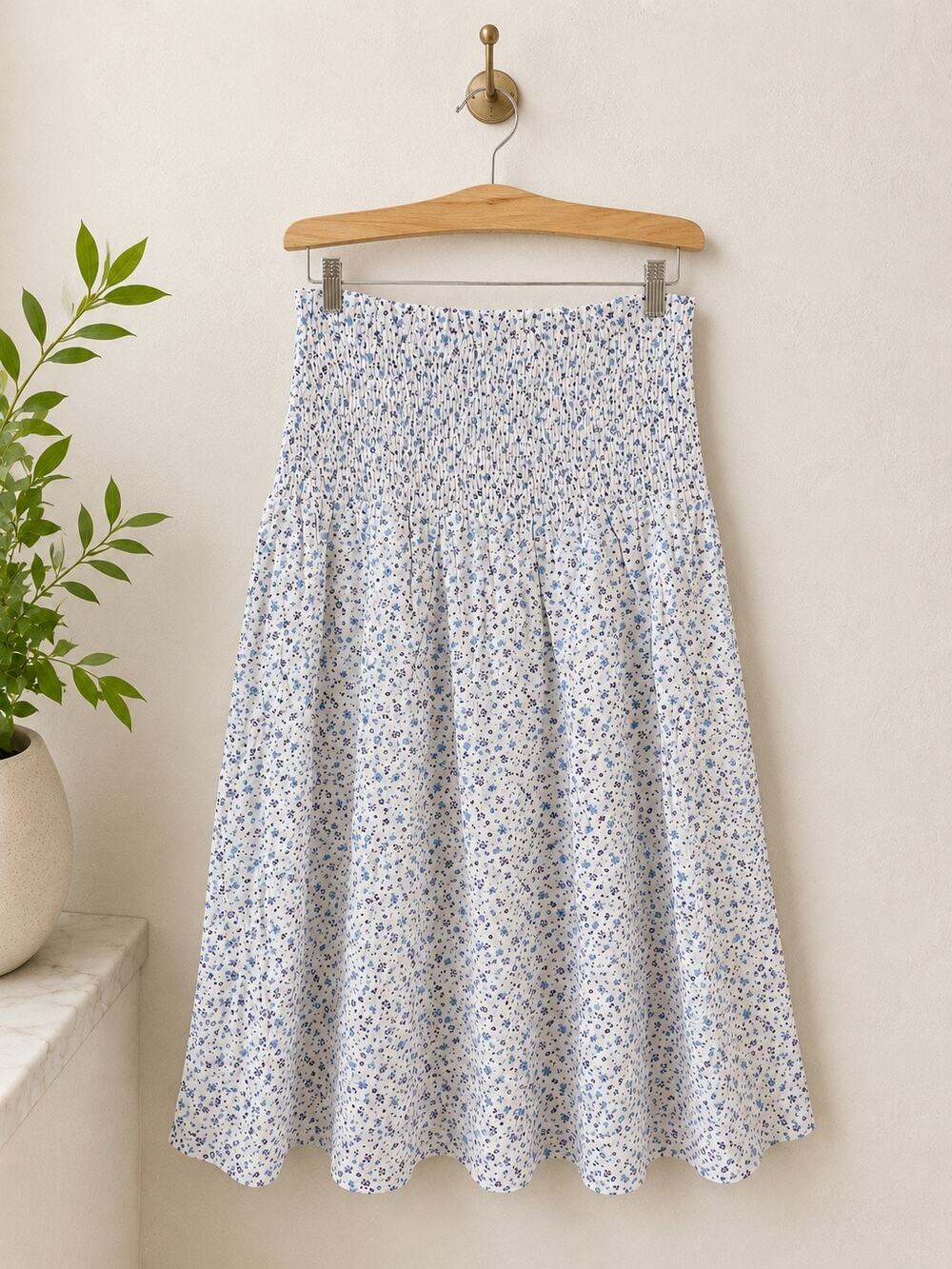 Hyacinth House white floral skirt with smocked waist NWT